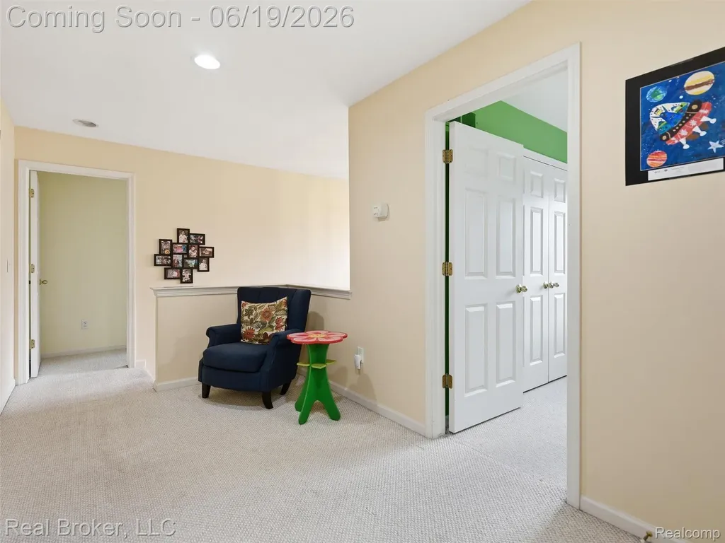 6729 Eckerman Drive Troy City MI 48085