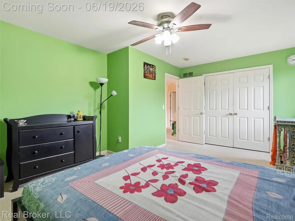 6729 Eckerman Drive Troy City MI 48085