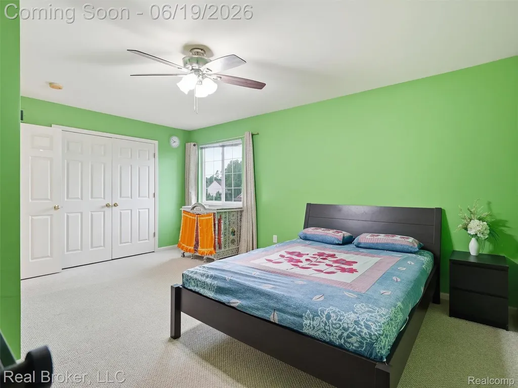 6729 Eckerman Drive Troy City MI 48085