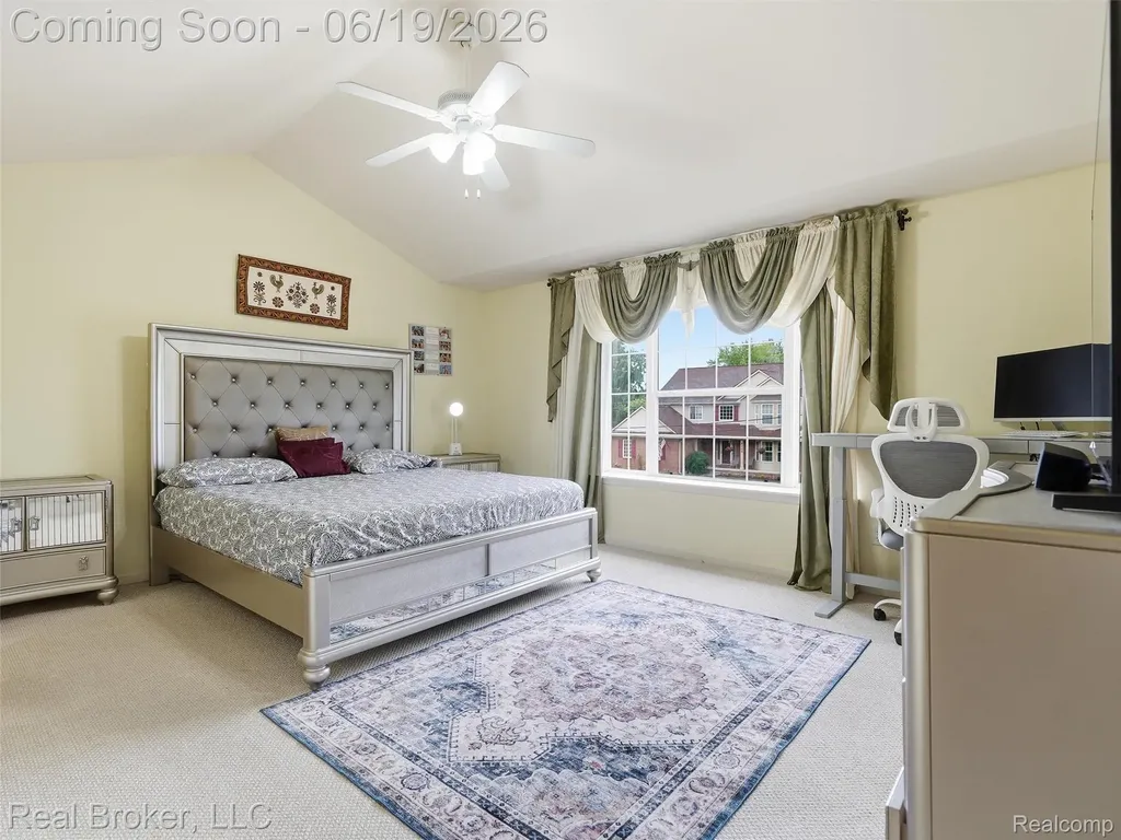 6729 Eckerman Drive Troy City MI 48085