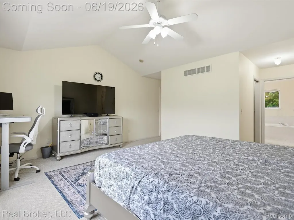 6729 Eckerman Drive Troy City MI 48085