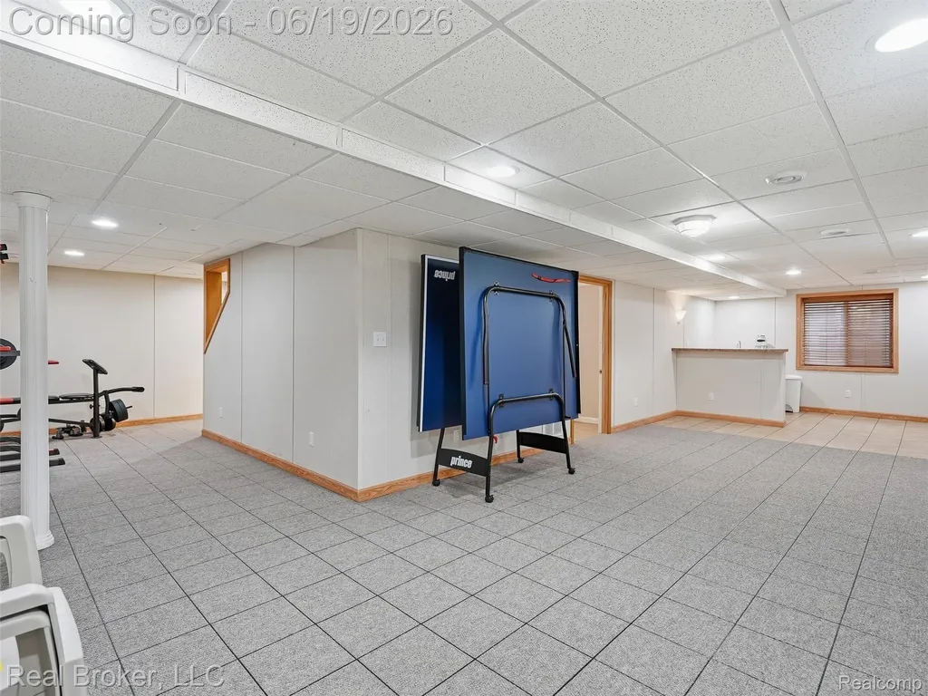 6729 Eckerman Drive Troy City MI 48085