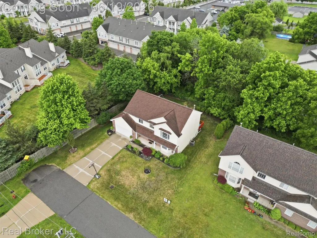 6729 Eckerman Drive Troy City MI 48085