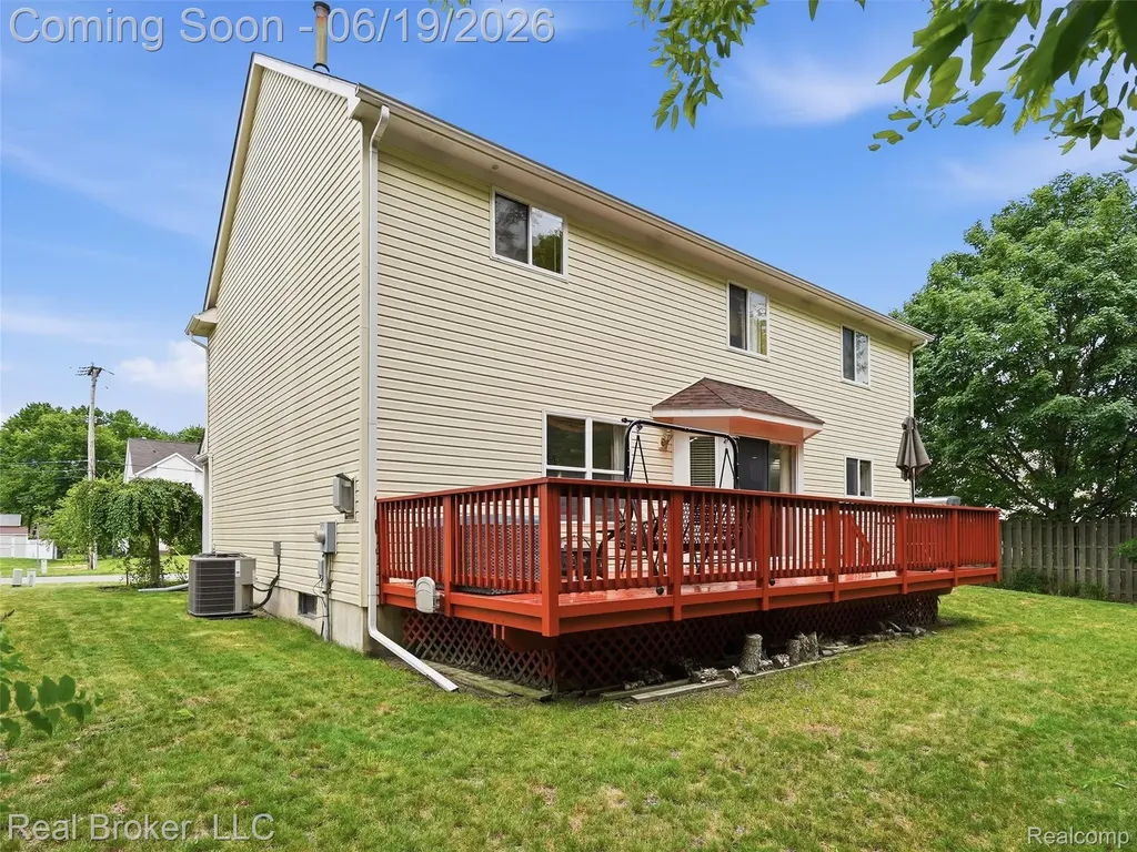 6729 Eckerman Drive Troy City MI 48085