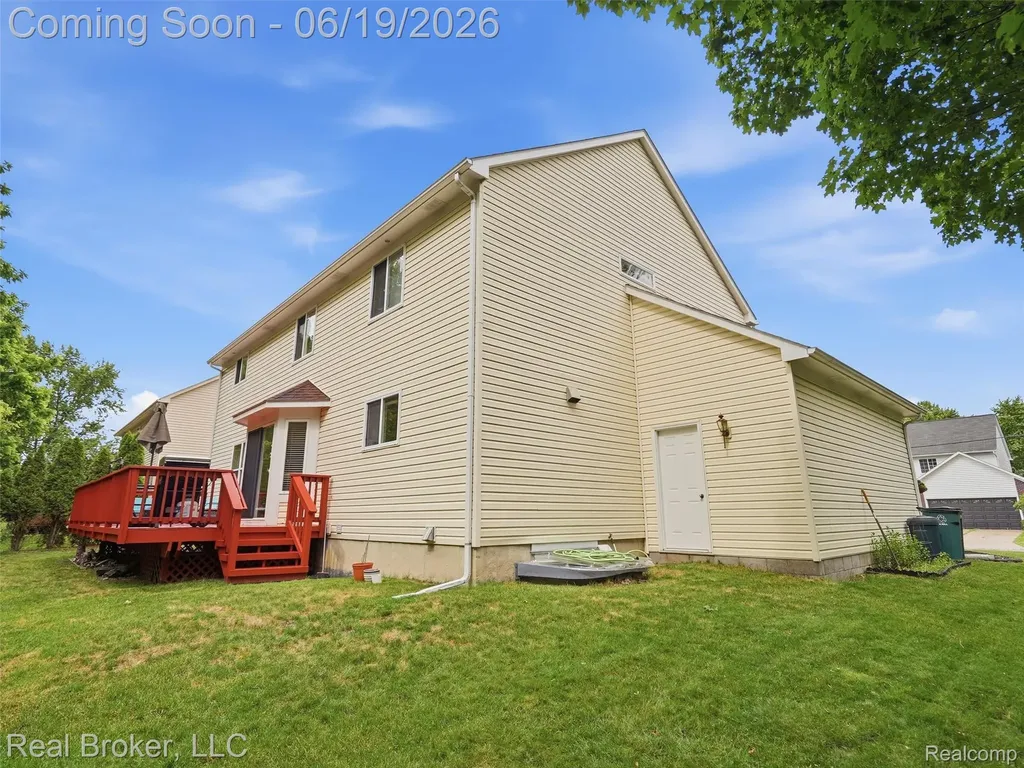 6729 Eckerman Drive Troy City MI 48085
