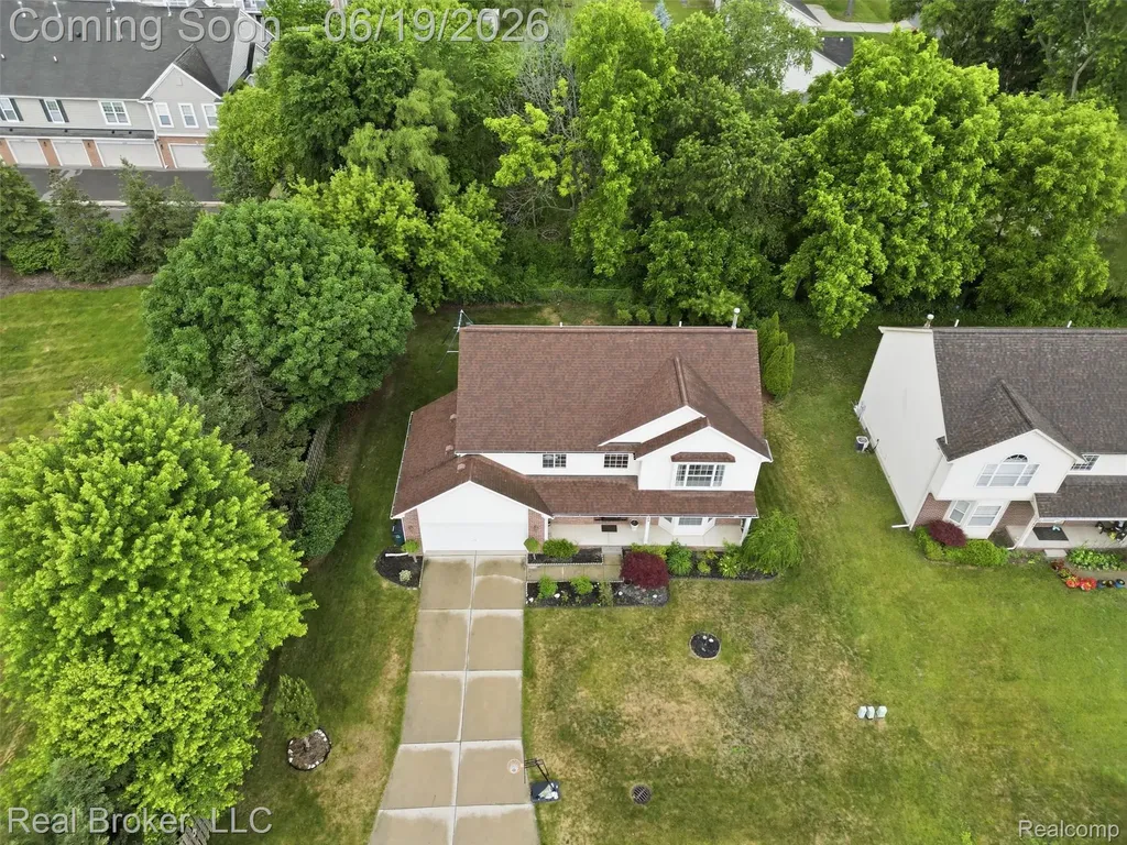 6729 Eckerman Drive Troy City MI 48085