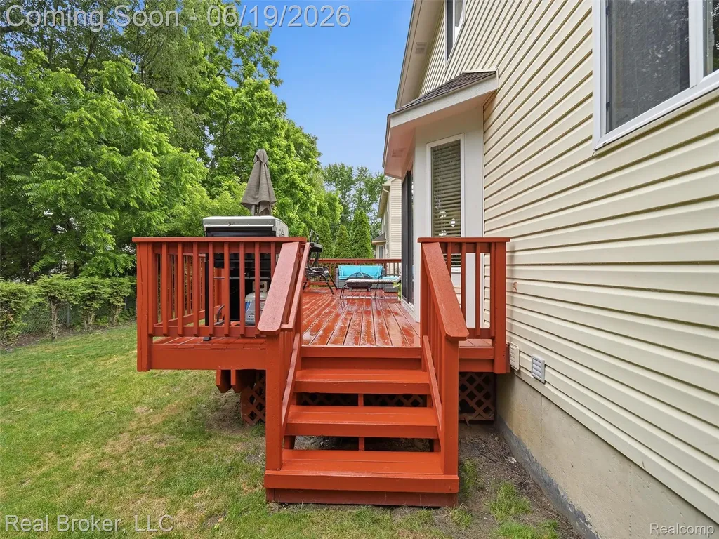 6729 Eckerman Drive Troy City MI 48085