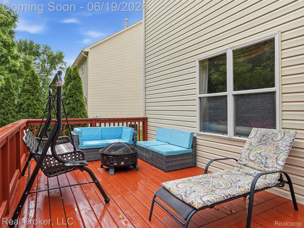 6729 Eckerman Drive Troy City MI 48085