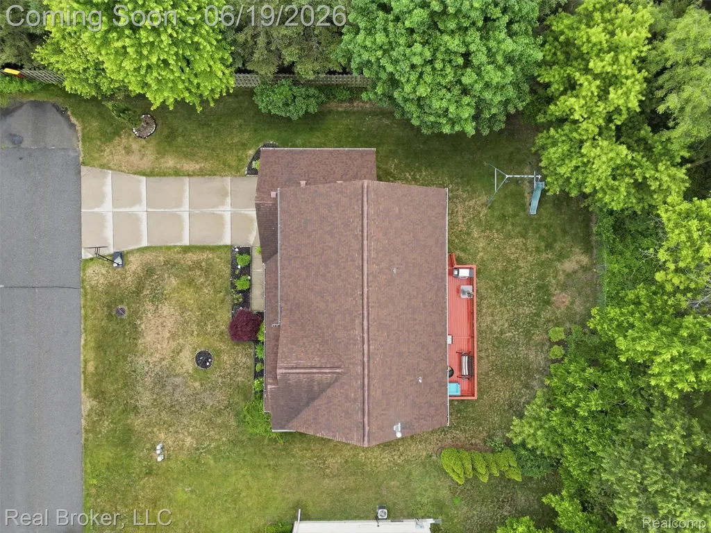 6729 Eckerman Drive Troy City MI 48085