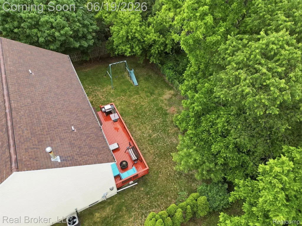 6729 Eckerman Drive Troy City MI 48085