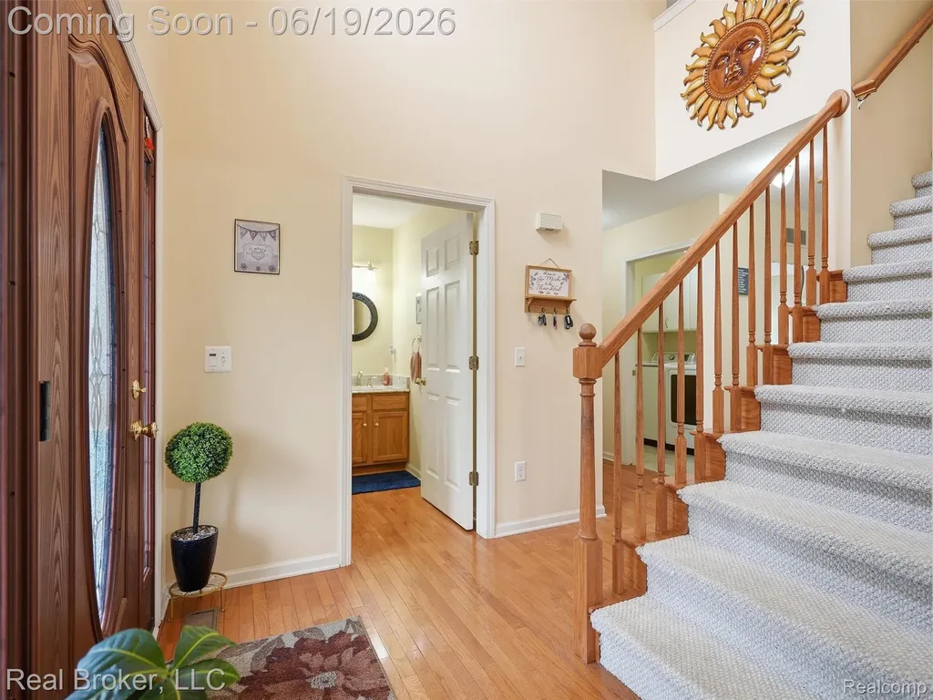 6729 Eckerman Drive Troy City MI 48085