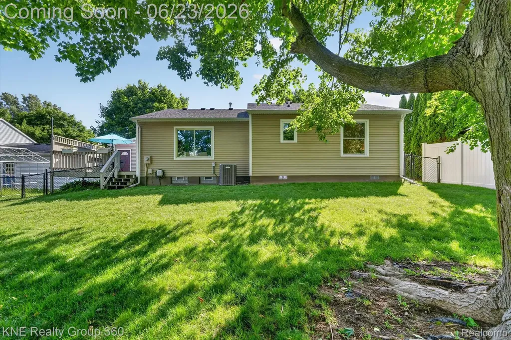 895 Fairway Trails Drive Brighton City MI 48116