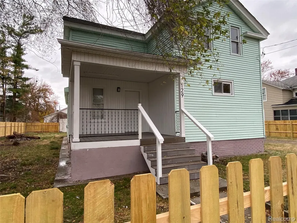 129 N Mason Street Saginaw City MI 48602
