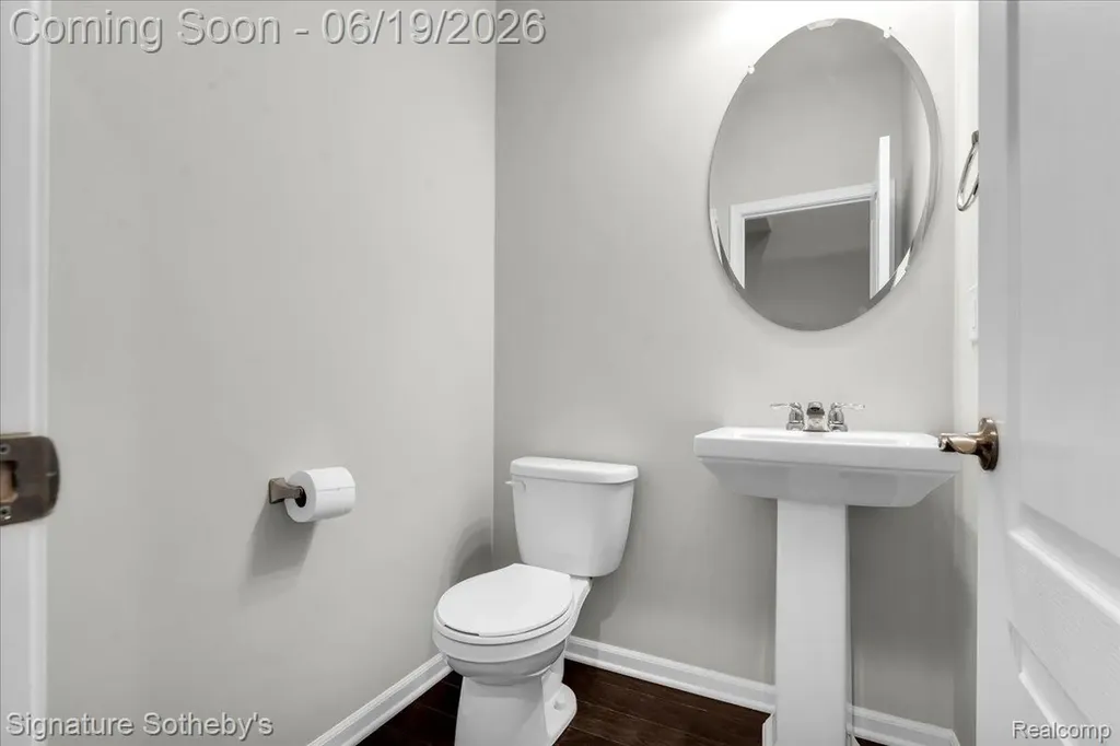 319 Strawberry Drive Rochester Hills City MI 48307
