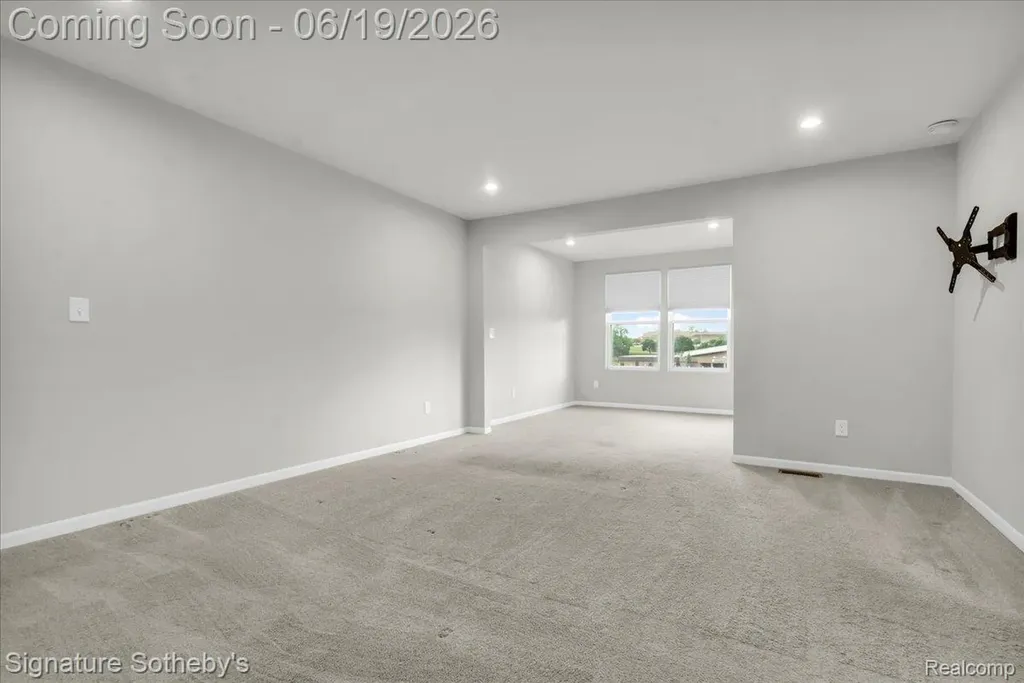 319 Strawberry Drive Rochester Hills City MI 48307