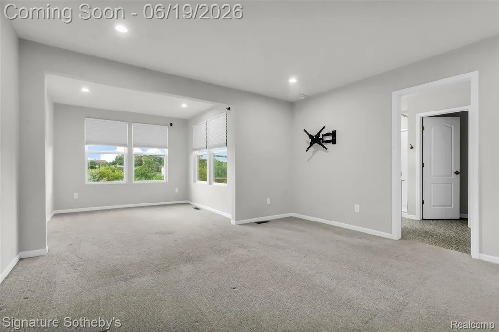 319 Strawberry Drive Rochester Hills City MI 48307