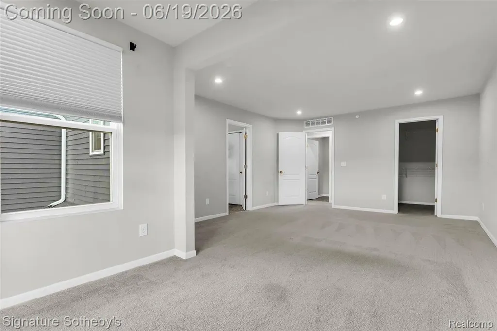 319 Strawberry Drive Rochester Hills City MI 48307