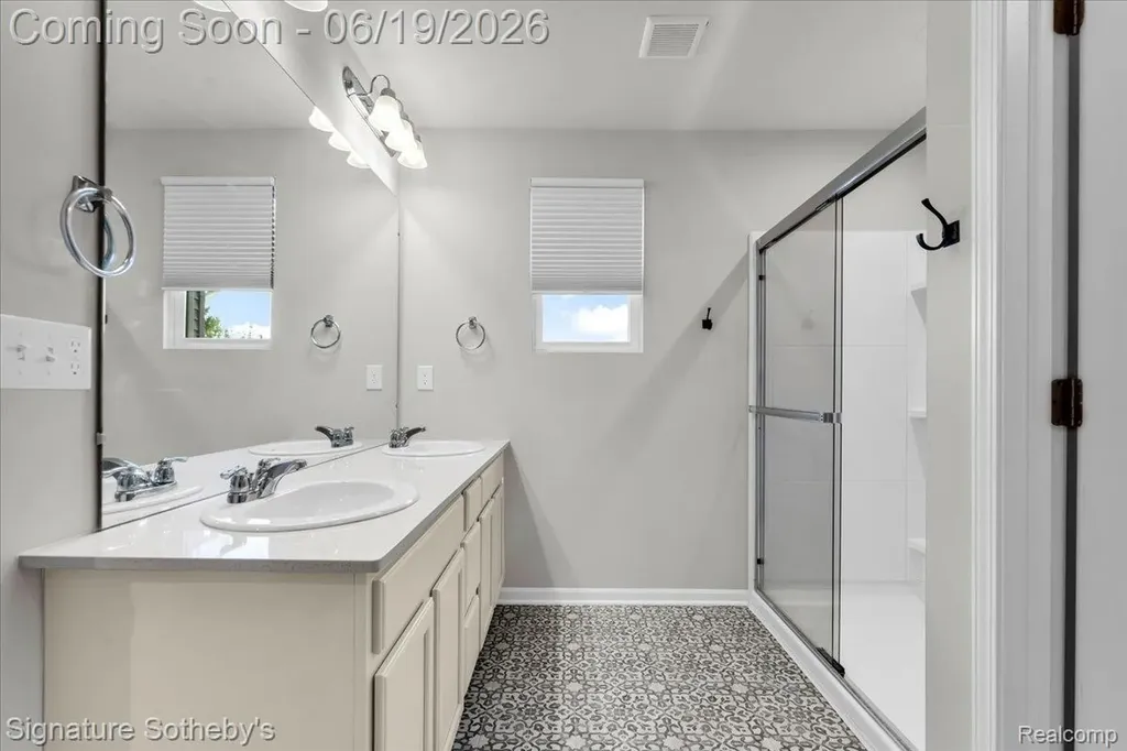 319 Strawberry Drive Rochester Hills City MI 48307