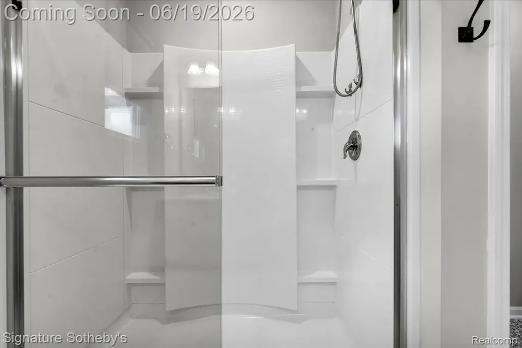 319 Strawberry Drive Rochester Hills City MI 48307
