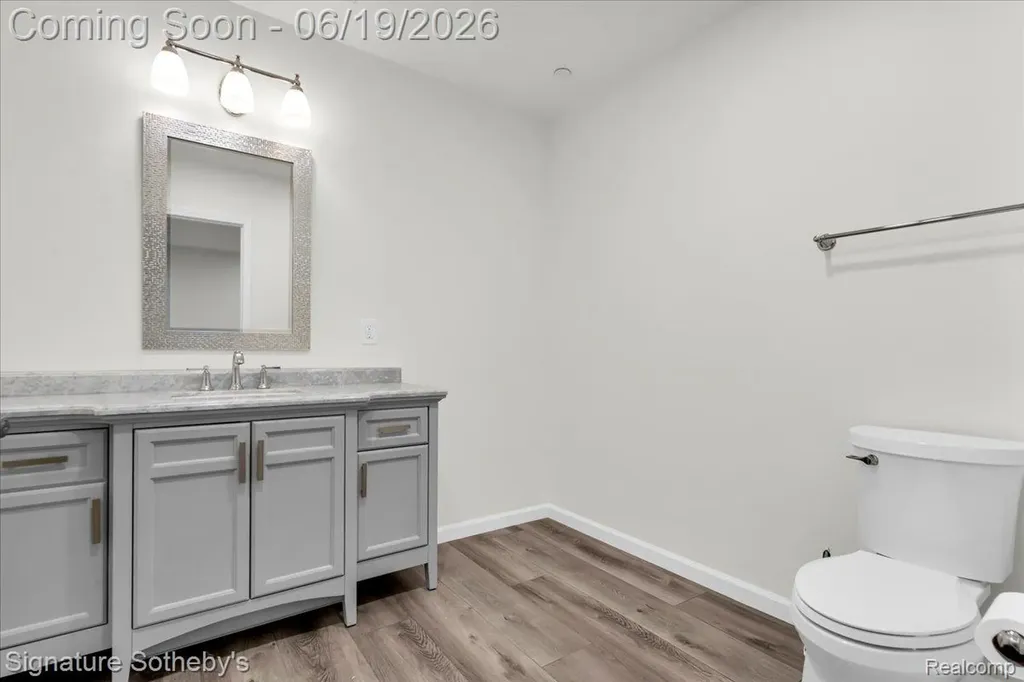 319 Strawberry Drive Rochester Hills City MI 48307