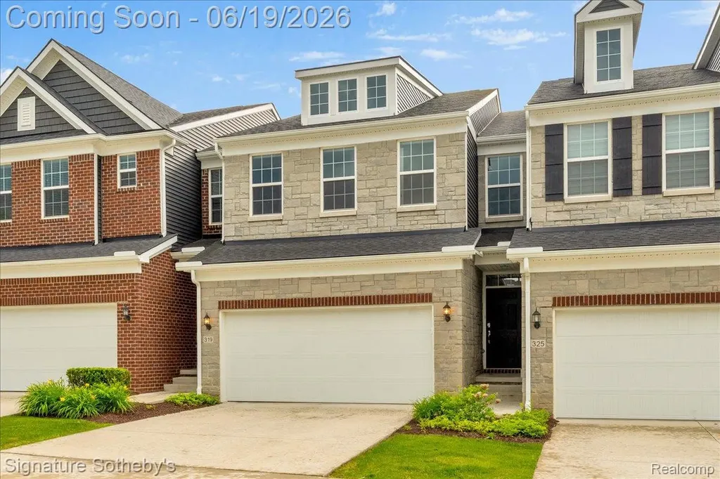 319 Strawberry Drive Rochester Hills City MI 48307
