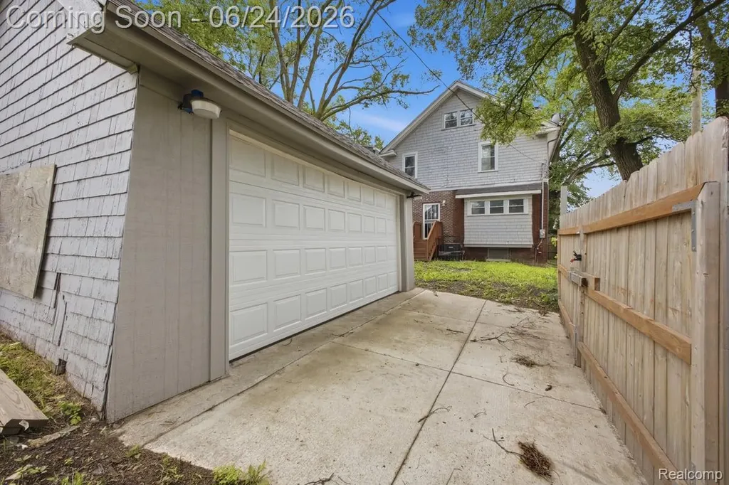 2552 N La Salle Gardens Detroit City MI 48206