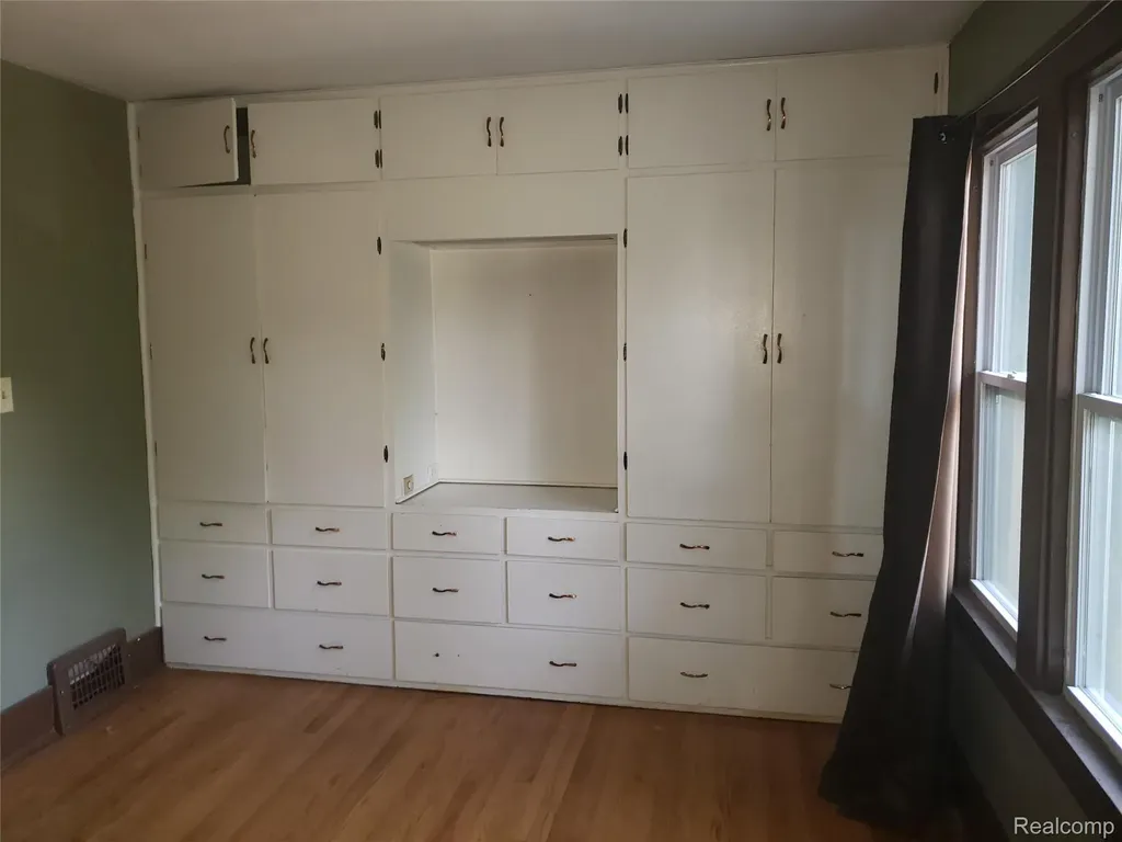 333 N Foster Avenue Lansing City MI 48912