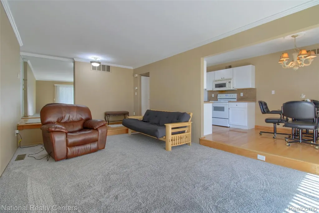 16547 Middlebelt Road Livonia City MI 48154