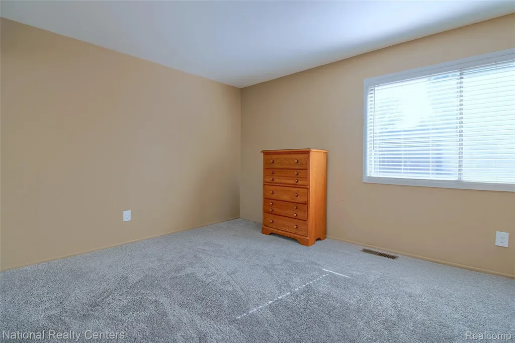 16547 Middlebelt Road Livonia City MI 48154