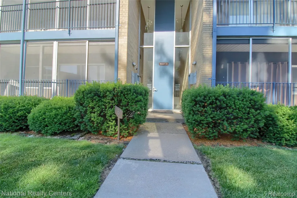 16547 Middlebelt Road Livonia City MI 48154