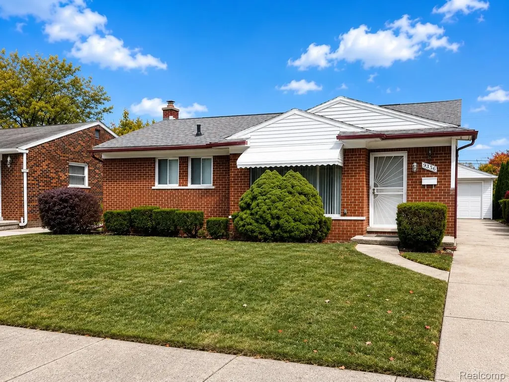 9356 Riverview Redford Charter Township MI 48239