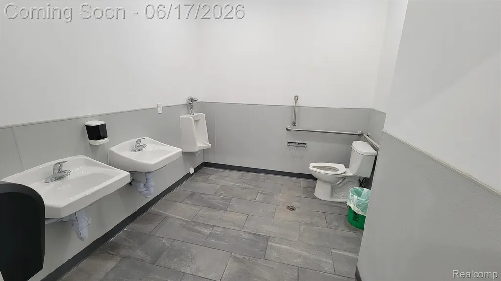 16749, 16755 & 16771 Middlebelt Road Livonia City MI 48154
