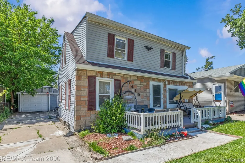 7415 Gilman Street Westland City MI 48185