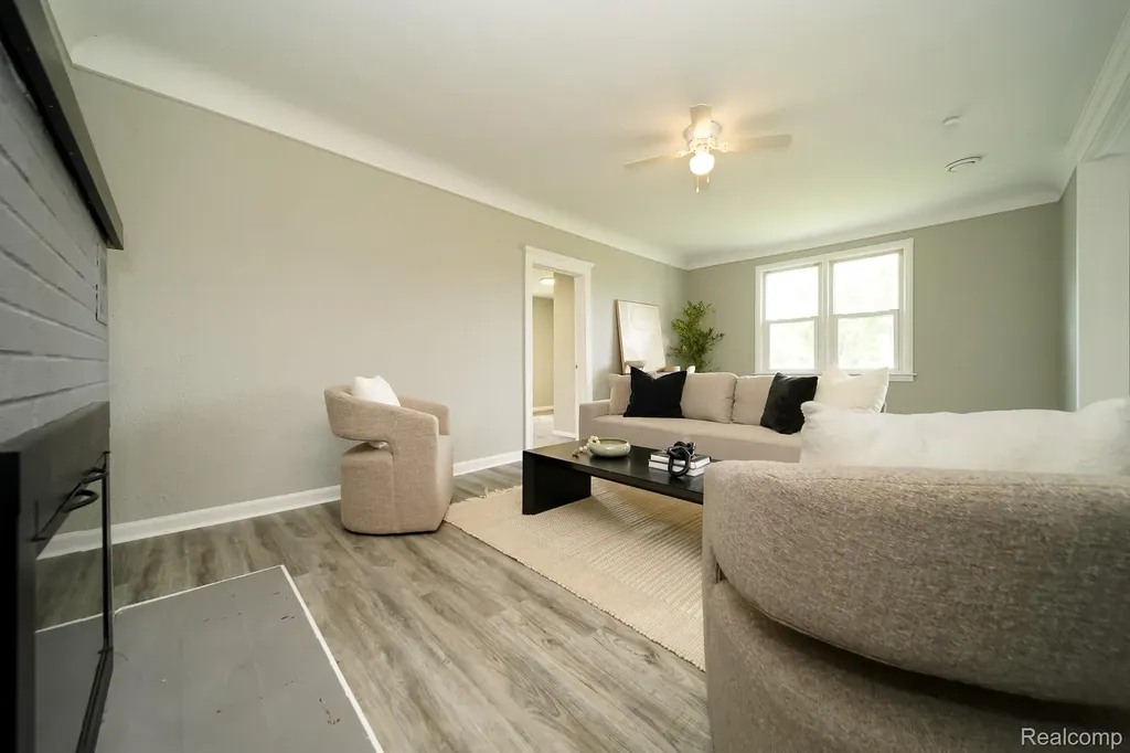 36807 Jefferson Avenue Harrison Charter Township MI 48045