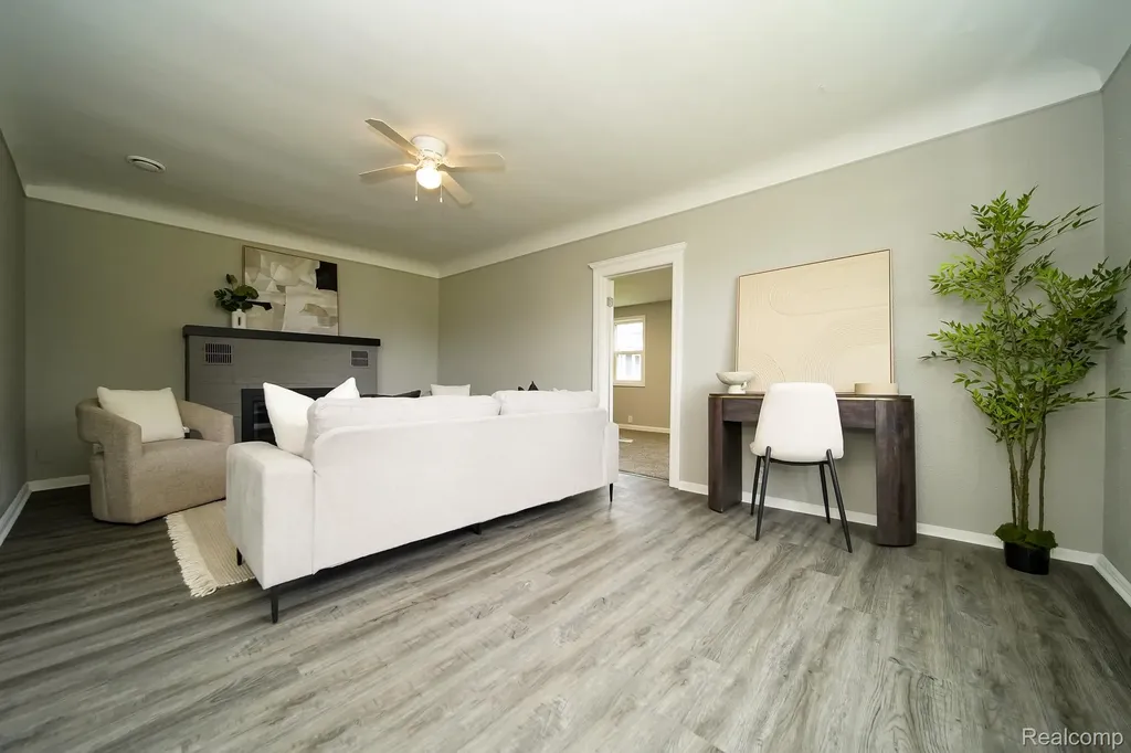 36807 Jefferson Avenue Harrison Charter Township MI 48045