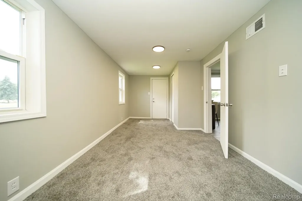 36807 Jefferson Avenue Harrison Charter Township MI 48045