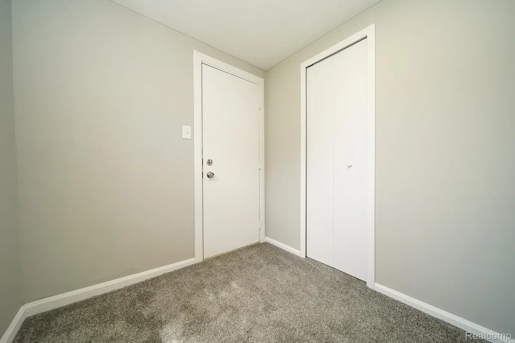 36807 Jefferson Avenue Harrison Charter Township MI 48045