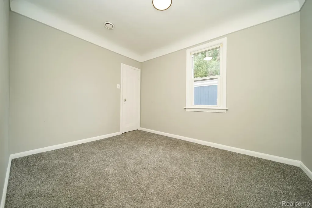 36807 Jefferson Avenue Harrison Charter Township MI 48045