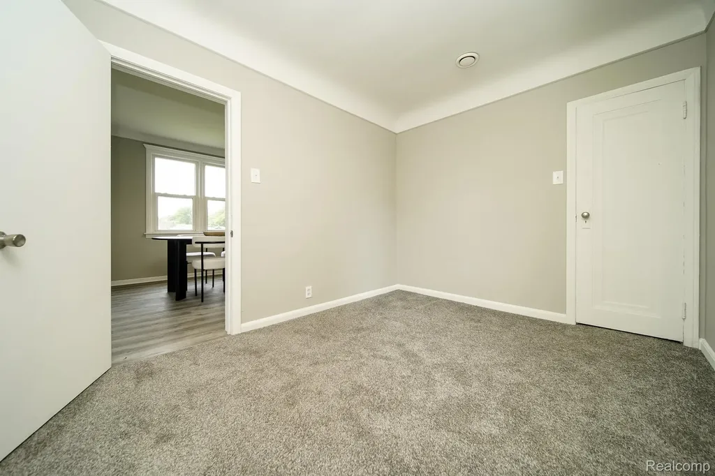 36807 Jefferson Avenue Harrison Charter Township MI 48045