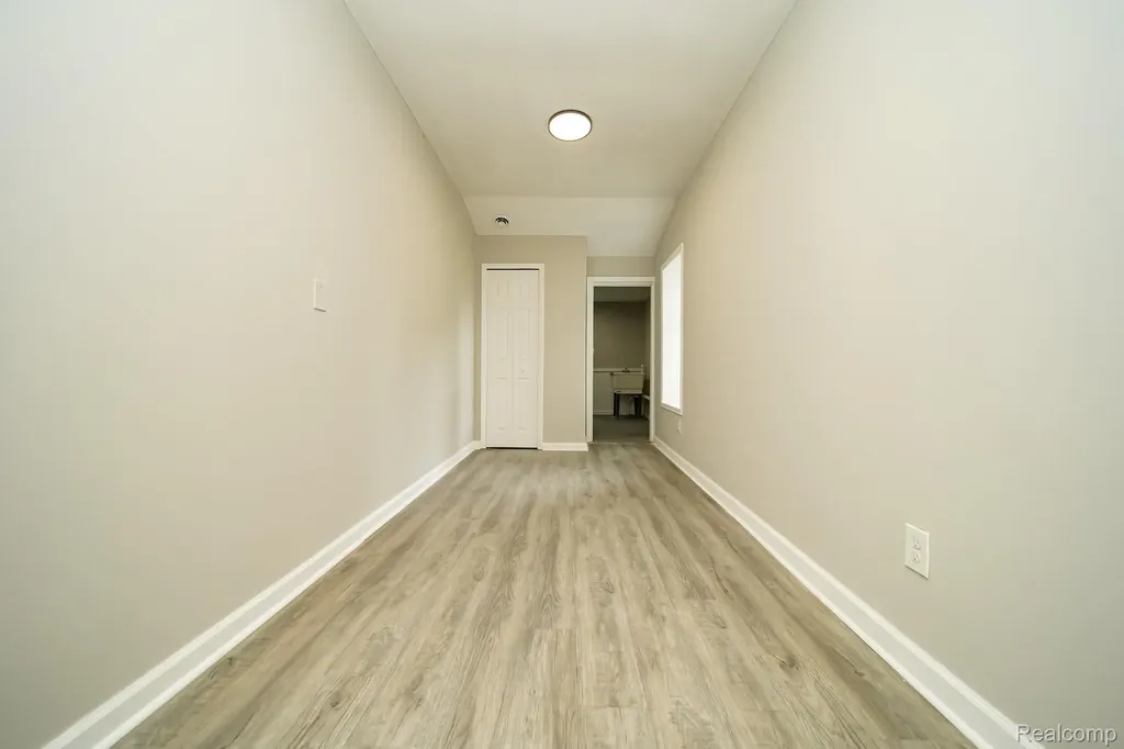36807 Jefferson Avenue Harrison Charter Township MI 48045