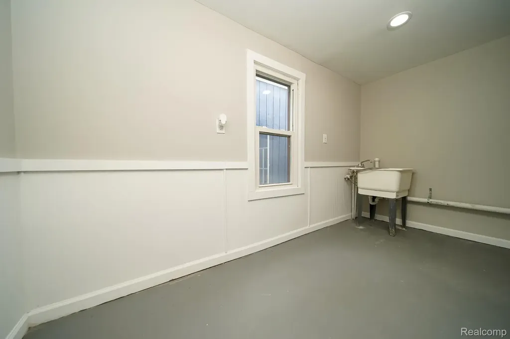 36807 Jefferson Avenue Harrison Charter Township MI 48045