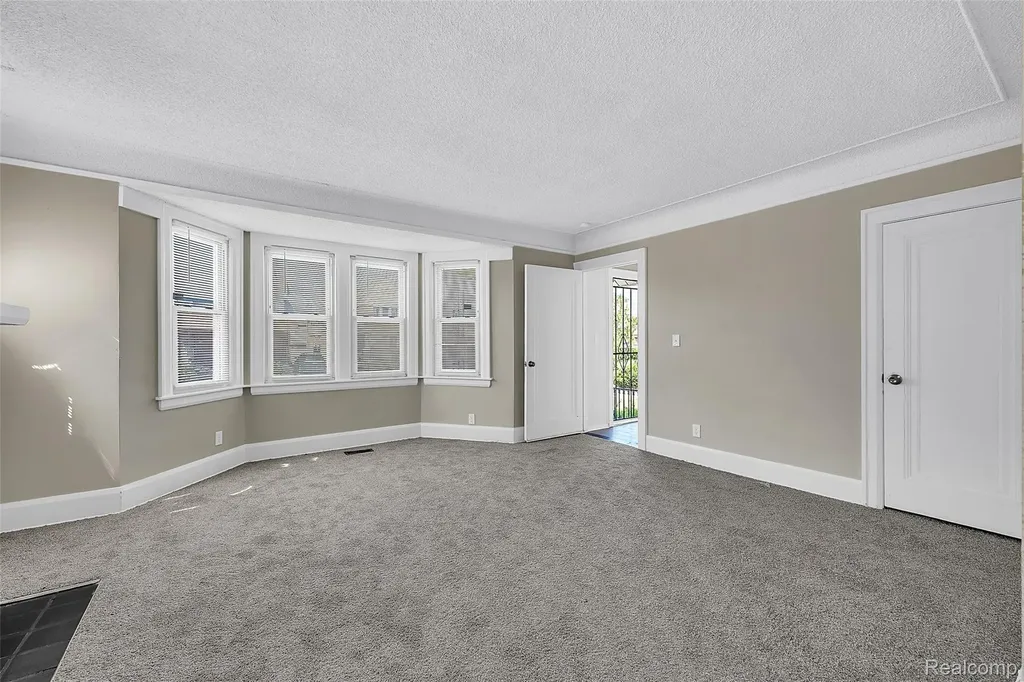 13600 Santa Rosa Drive Detroit City MI 48238