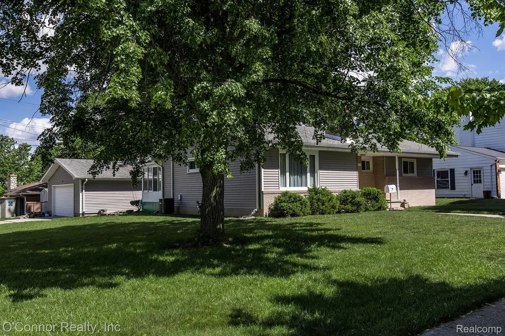 905 Virginia Avenue Marysville City MI 48040