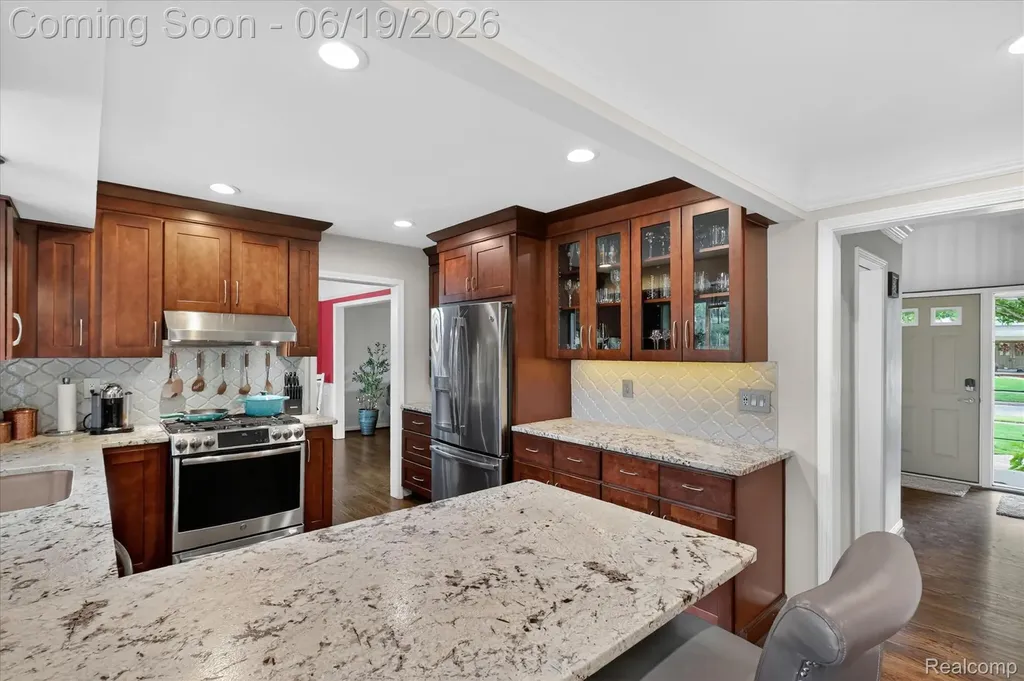 19780 Edshire Lane Grosse Pointe Woods City MI 48236