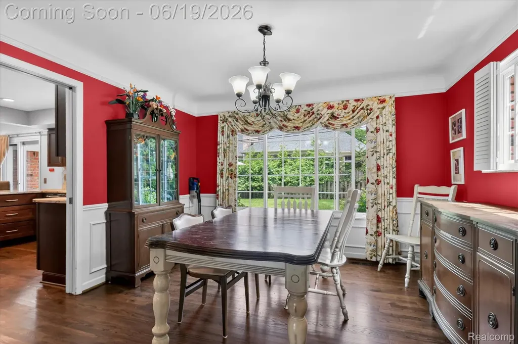 19780 Edshire Lane Grosse Pointe Woods City MI 48236