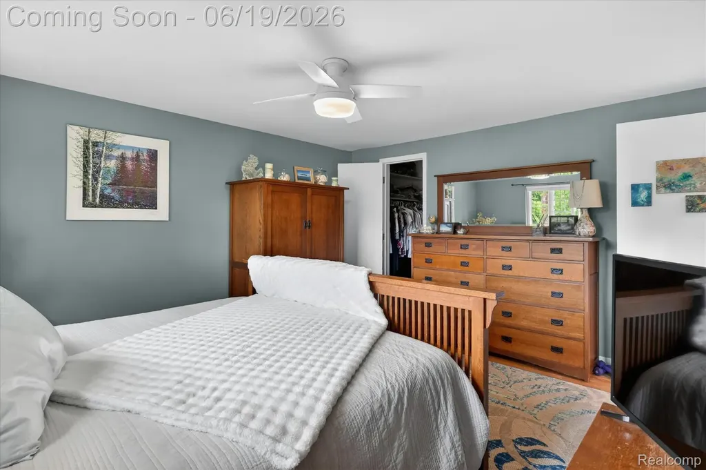 19780 Edshire Lane Grosse Pointe Woods City MI 48236