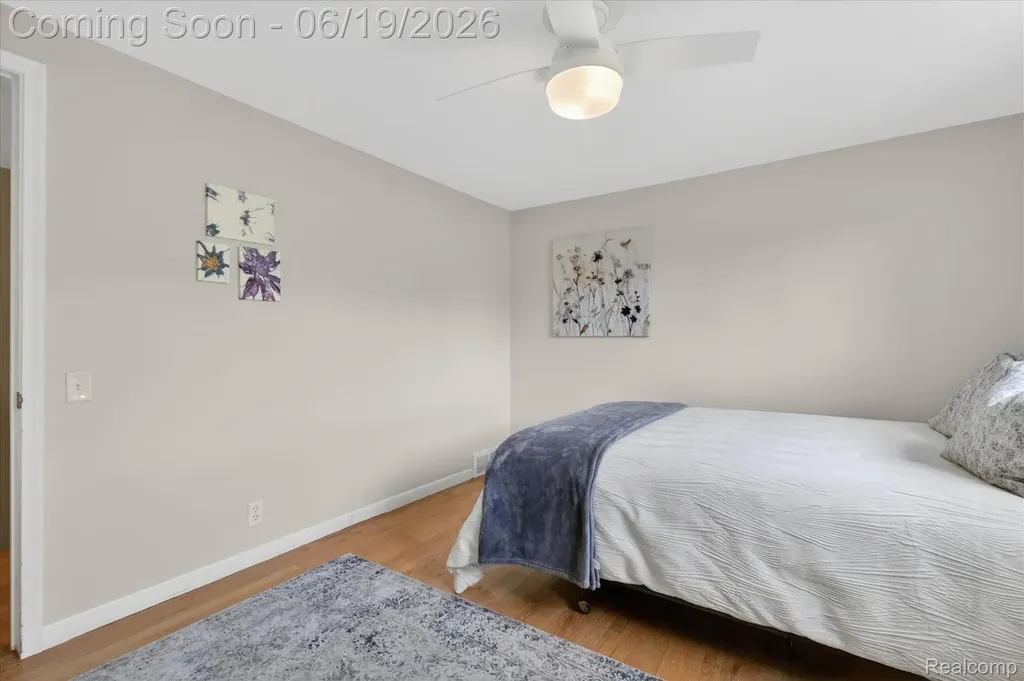 19780 Edshire Lane Grosse Pointe Woods City MI 48236