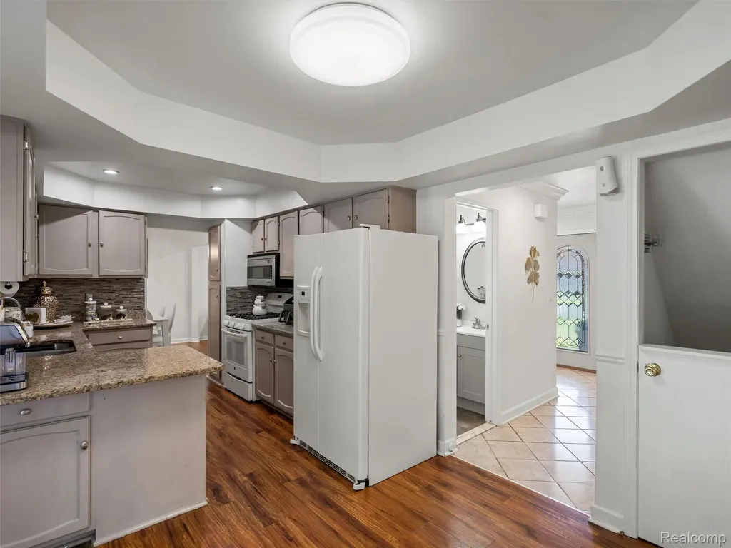 44364 Highgate Drive Clinton Charter Township MI 48038