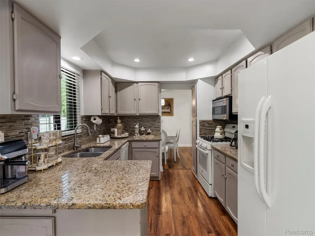44364 Highgate Drive Clinton Charter Township MI 48038