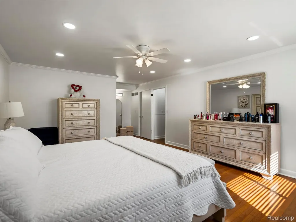 44364 Highgate Drive Clinton Charter Township MI 48038